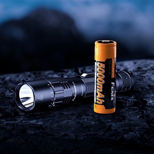 Fenix PD40R V3.0｜保護等級［優］ハンディライト｜消防用品・消防団