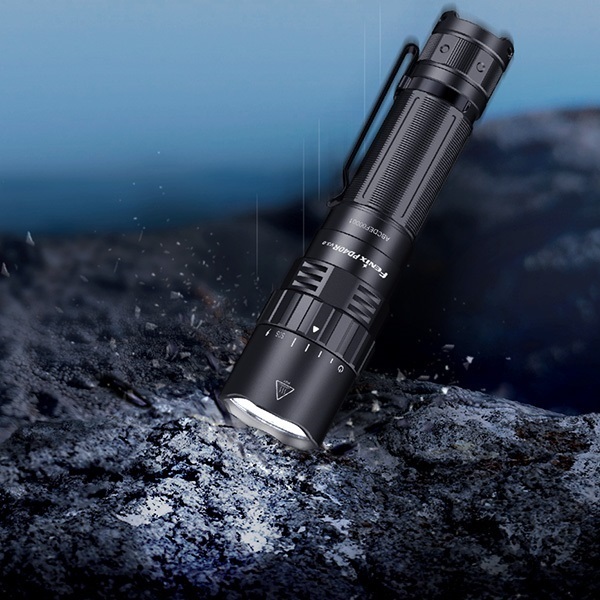 Fenix PD40R V3.0｜保護等級［優］ハンディライト｜消防用品・消防団